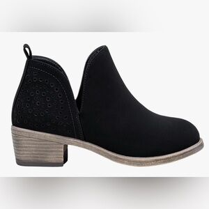 NWB Vepose Black Ankle Booties with Cutout Design Women’s 9.5